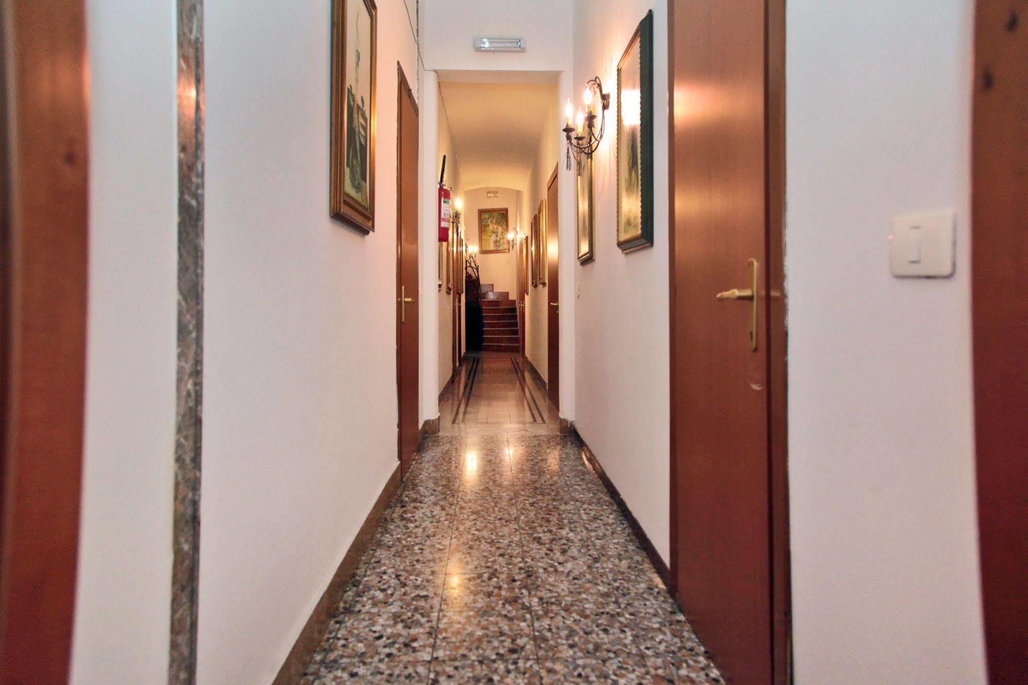 Crispi Rooms CTA Exterior foto