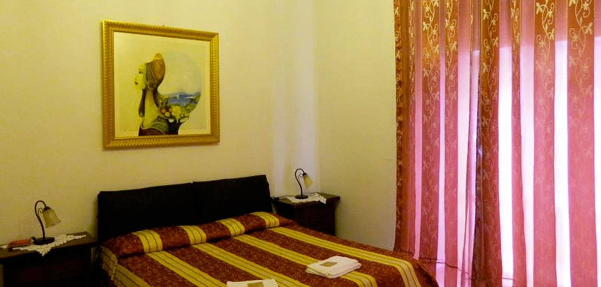 Crispi Rooms CTA Exterior foto