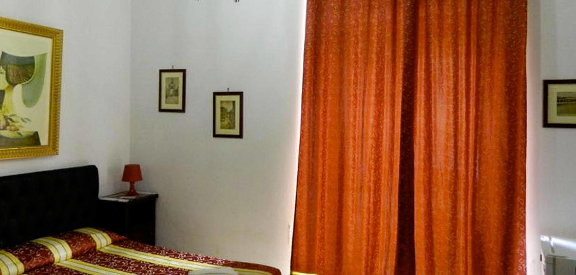 Crispi Rooms CTA Exterior foto